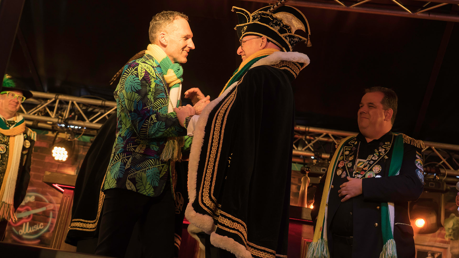 Onderscheiding Schorsbos